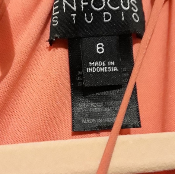 Sleeveless Chiffon Coral Maxi Dress - Picture 3 of 4